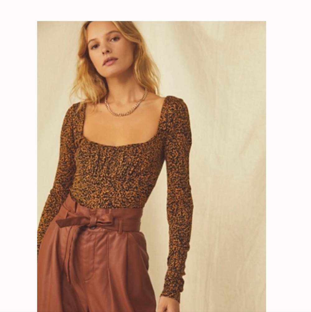 Free people wide eye top, size medium NWT